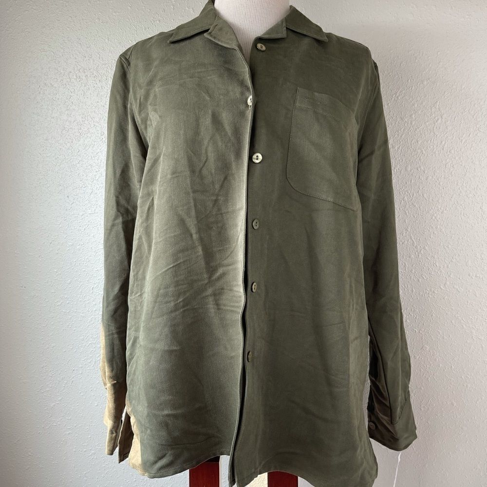 NWT Villager Sport Women’s Button Top Size Medium